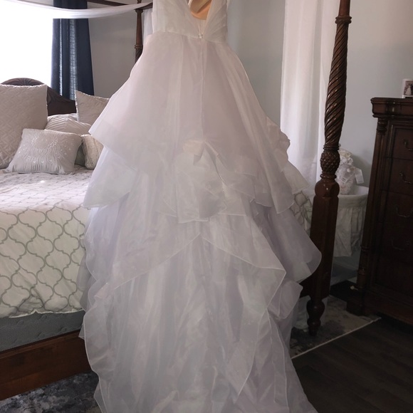 Wedding dress - Picture 7 of 8